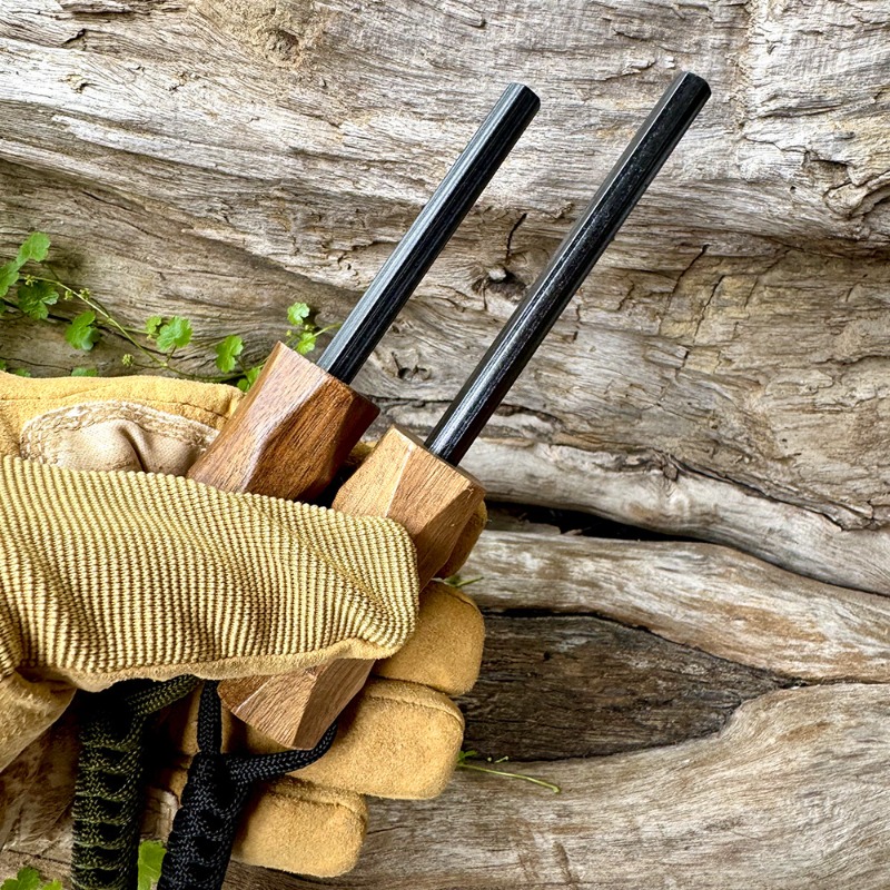 New Outdoor Flint Fire Starter - Ferro Rod Striker 评论和价格